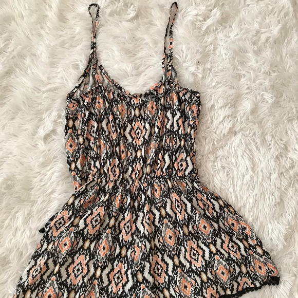 Patterned Romper - Picture 2 of 3